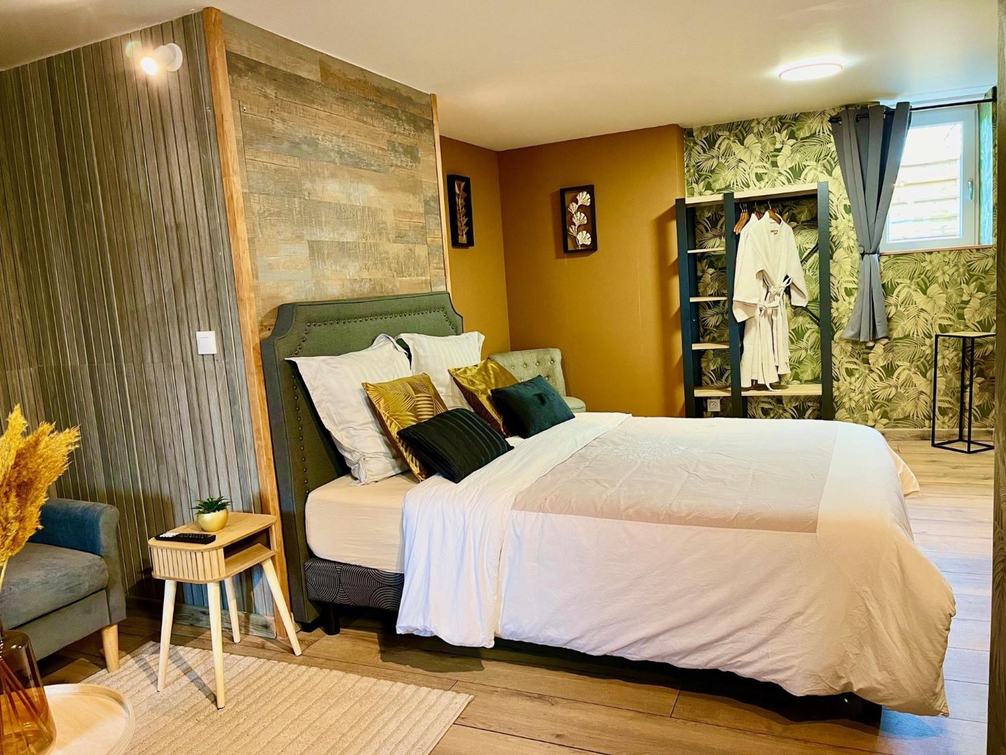 Le Manoir Des Haies Spa Les Champs-Géraux Zewnętrze zdjęcie